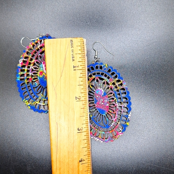 Blue mandala earrings wood carved hollowed out oval shape fabric earrings - Picture 4 of 4